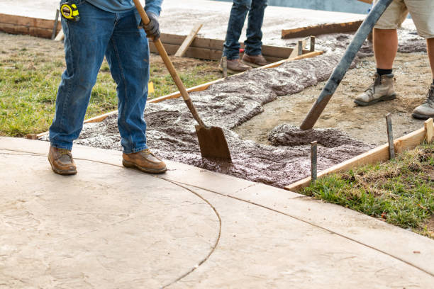 Best Concrete Sidewalk Installation  in Santa Clara, NM